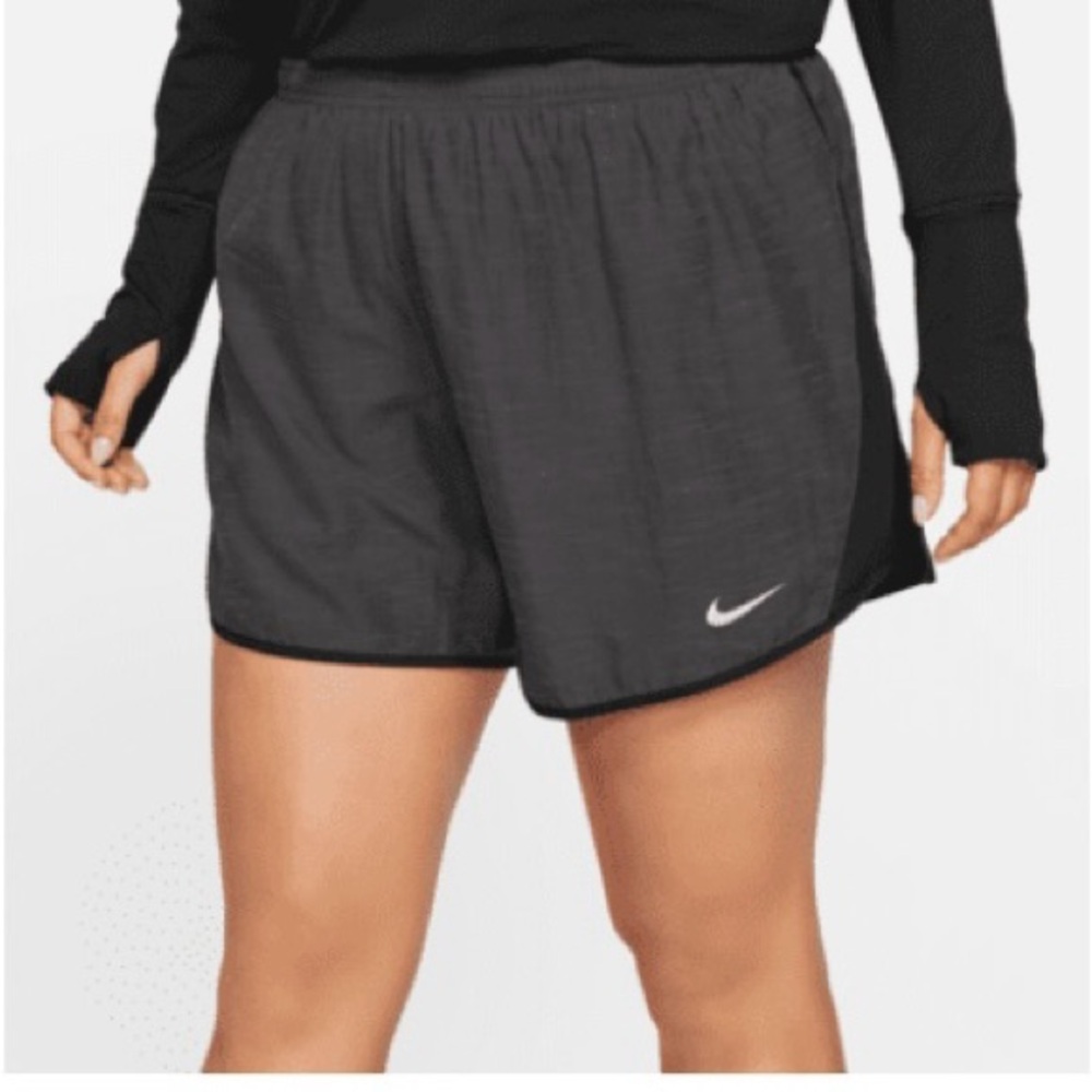 Nike Black Athletic Shorts Moisture-Wicking Design